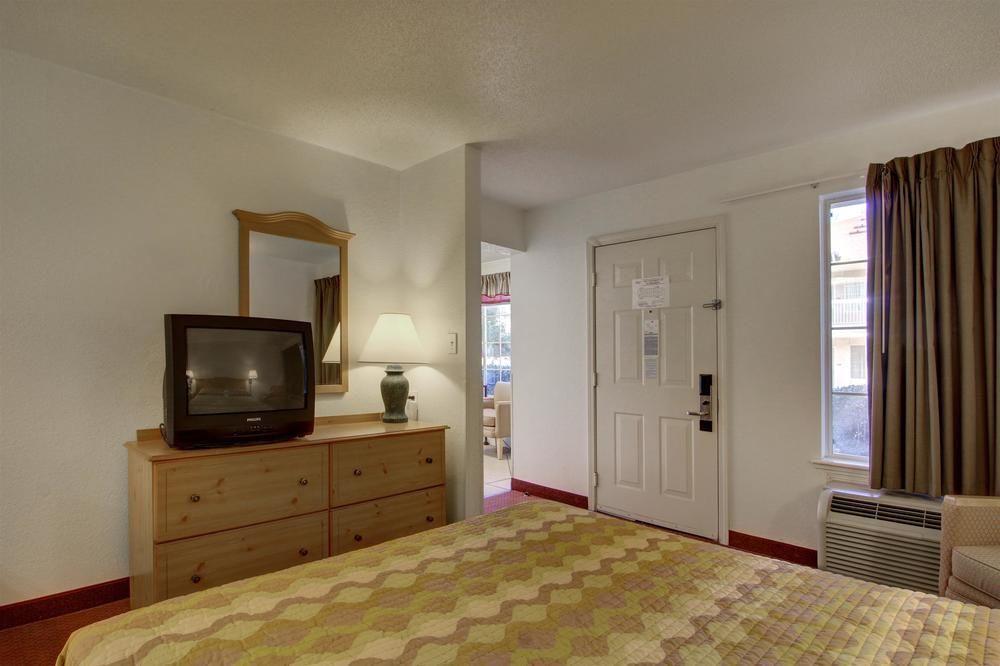 Atlanta Hotel 로즈웰 외부 사진
